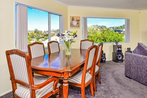 Photo of property in 16 Caversham Drive, Torbay, Auckland, 0630