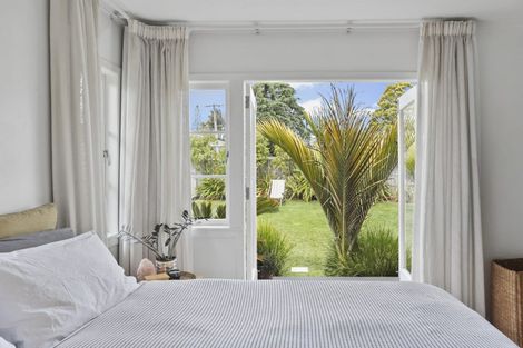 Photo of property in 8 Copley Street, New Lynn, Auckland, 0600