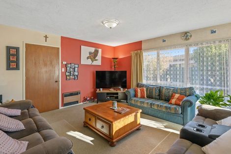 Photo of property in 5 Chatswood Place, Bishopdale, Christchurch, 8051