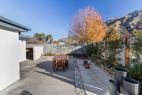 Photo of property in 2/1 Maple Court, Arthurs Point, Queenstown, 9371
