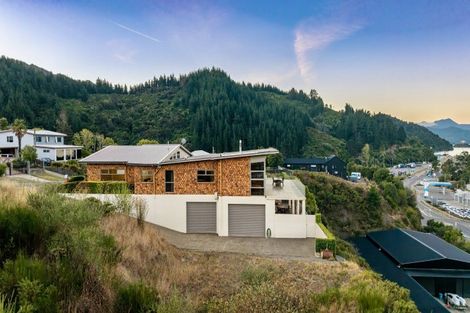 Photo of property in 26 Gravesend Place, Picton, 7220