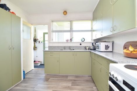 Photo of property in 10-12 Mckenzie Terrace, Carterton, 5713