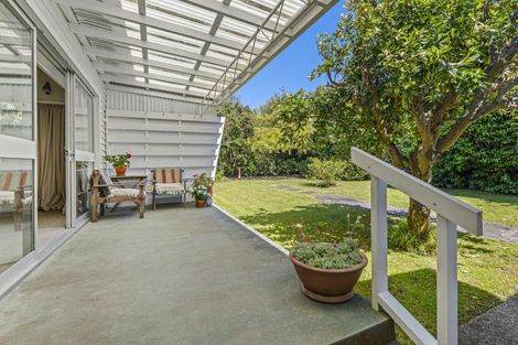 Photo of property in 6 French Street, Moturoa, New Plymouth, 4310