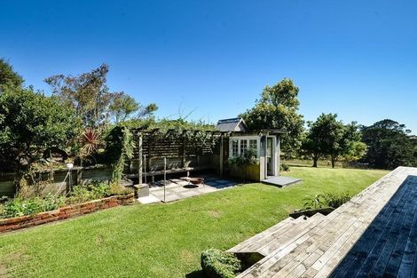 Photo of property in 344 Waitakere Road, Taupaki, Henderson, 0782