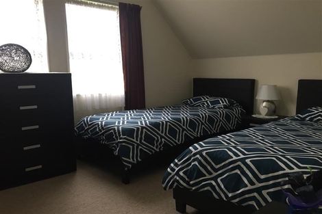 Photo of property in 302a Triangle Road, Massey, Auckland, 0614