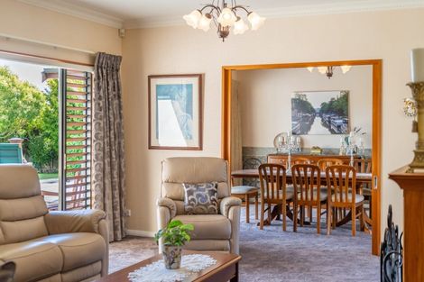 Photo of property in 32 Paekakariki Hill Road, Pauatahanui, Porirua, 5381