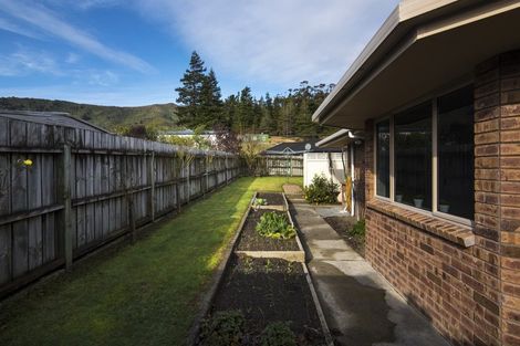 Photo of property in 24 Admiralty Place, Waikawa, Picton, 7220