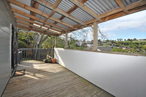 Photo of property in 19 Mckinley Road, Sunnyvale, Auckland, 0612