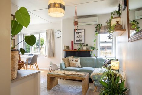 Photo of property in 55 Wainui Road, Raglan, 3225