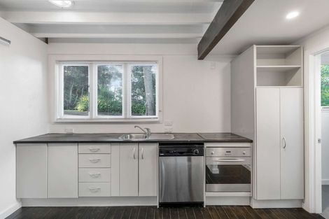 Photo of property in 33 Tainui Road, Titirangi, Auckland, 0604