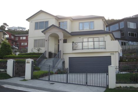 Photo of property in 43 Dress Circle, Newlands, Wellington, 6037