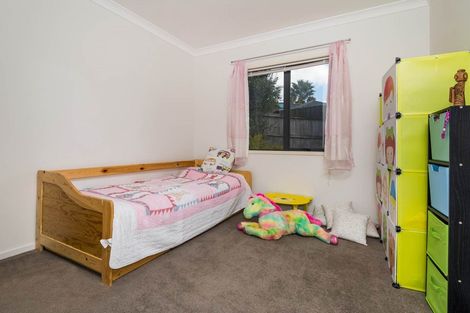 Photo of property in 10 Scarlet Oak Drive, Schnapper Rock, Auckland, 0632