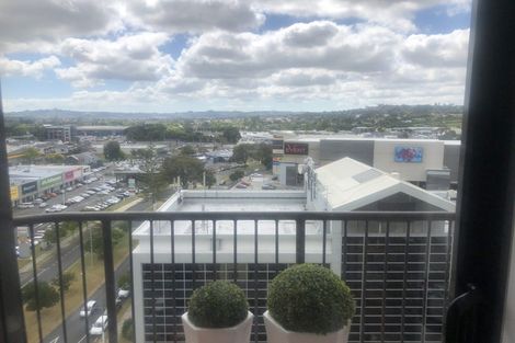 Photo of property in The Rennaissance, 5j/18 Ronwood Avenue, Manukau, Auckland, 2104