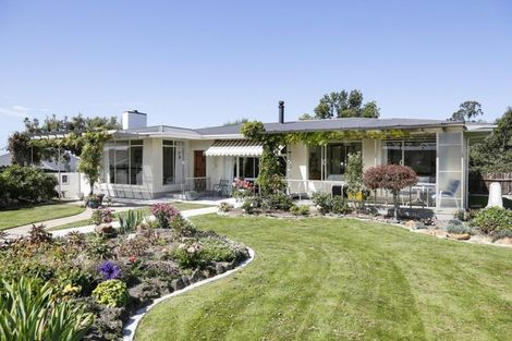 Photo of property in 1 Weston Road, Holmes Hill, Oamaru, 9401