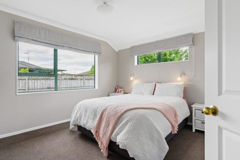 Photo of property in 19 Waiwherowhero Drive, St Andrews, Hamilton, 3200