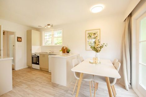 Photo of property in 135 Ruskin Road, Newlands, Wellington, 6037