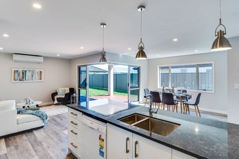 Photo of property in 8 Kaituna Place, Te Awa, Napier, 4110