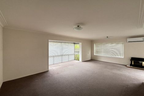Photo of property in 2/1 Sylvan Park Avenue, Milford, Auckland, 0620