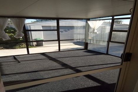 Photo of property in 15 Pembroke Street, Avondale, Christchurch, 8061