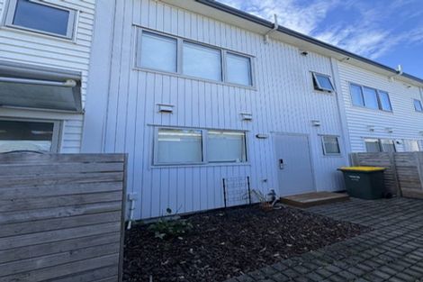 Photo of property in 4/5 Woolfield Road, Papatoetoe, Auckland, 2025