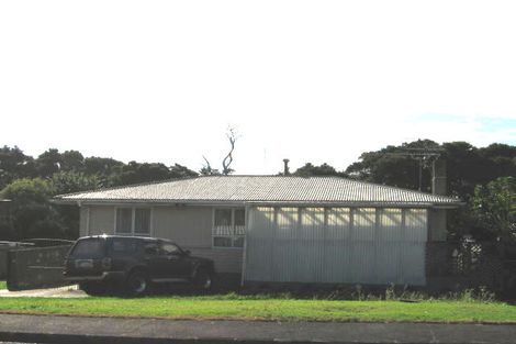 Photo of property in 58 Glen Marine Parade, Glendene, Auckland, 0602