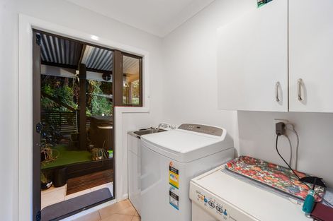 Photo of property in 36 Woodridge Avenue, Northcross, Auckland, 0630