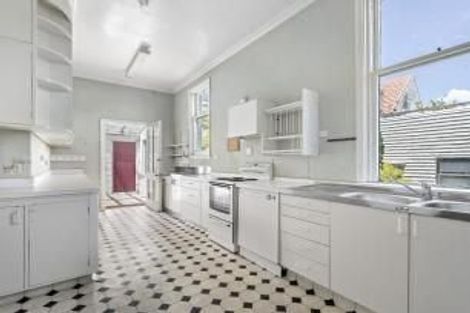 Photo of property in 49 The Crescent, Roseneath, Wellington, 6011