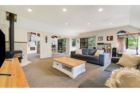 Photo of property in 200 Atkinson Road, Titirangi, Auckland, 0604
