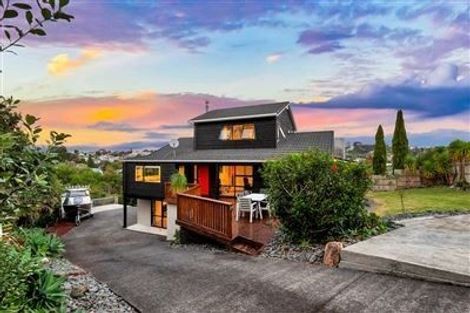 Photo of property in 62 Nigel Road, Browns Bay, Auckland, 0630