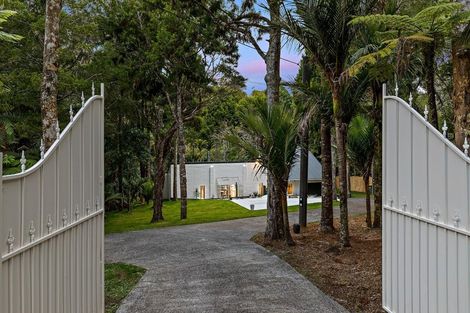 Photo of property in 719 Scenic Drive, Henderson Valley, Auckland, 0612