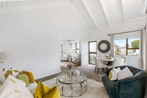 Photo of property in 2/14 Priestley Drive, Bucklands Beach, Auckland, 2014