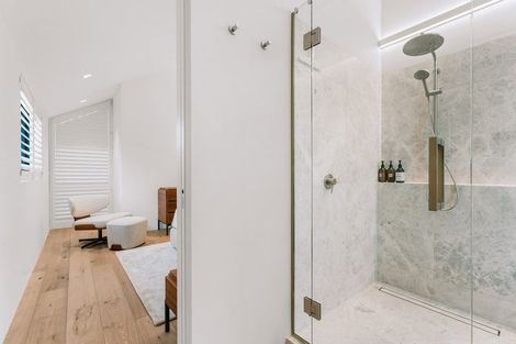 Photo of property in 124 Marine Parade, Mount Maunganui, 3116