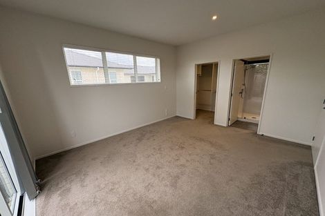 Photo of property in 1 Howden Lane, Golflands, Auckland, 2013
