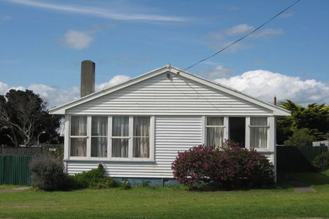 Photo of property in 42 Miro Street, Castlecliff, Whanganui, 4501