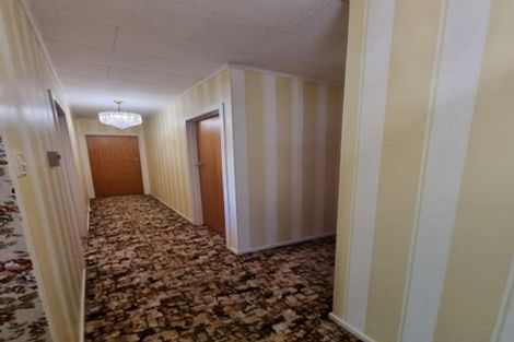 Photo of property in 102 Awanui Street, Merrilands, New Plymouth, 4312