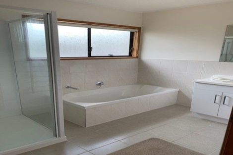 Photo of property in 2/8 Jutland Road, Hauraki, Auckland, 0622