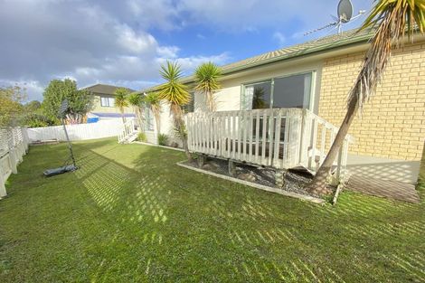 Photo of property in 5c Charlenne Close, Ranui, Auckland, 0612