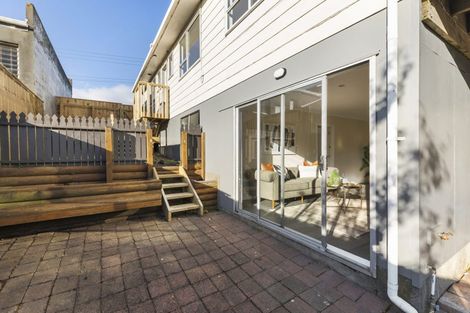 Photo of property in 31 Bell Street, Tawa, Wellington, 5028