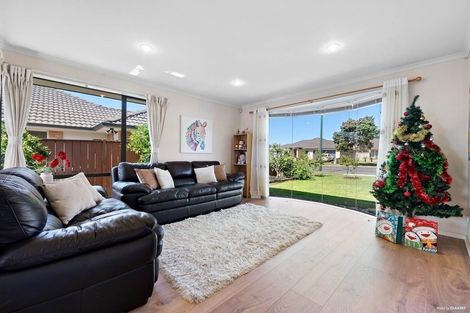 Photo of property in 213 Kilkenny Drive, East Tamaki Heights, Auckland, 2016