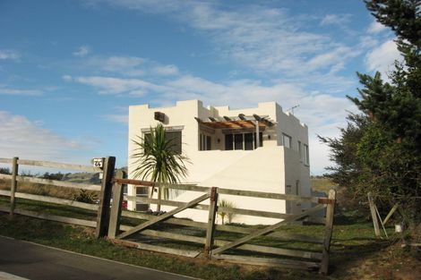 Photo of property in 64 Ellesmere Street, Ravensbourne, Dunedin, 9022