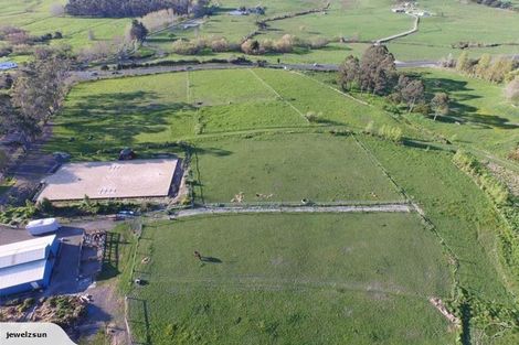 Photo of property in 25 Hull Road, Waitoki, Kaukapakapa, 0871
