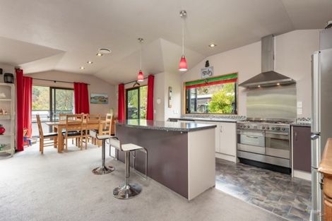 Photo of property in 186 Plateau Road, Te Marua, Upper Hutt, 5018