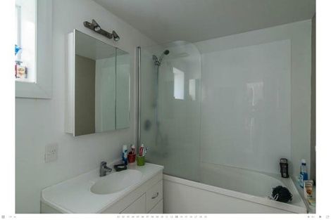 Photo of property in 4 Mills Road, Brooklyn, Wellington, 6021