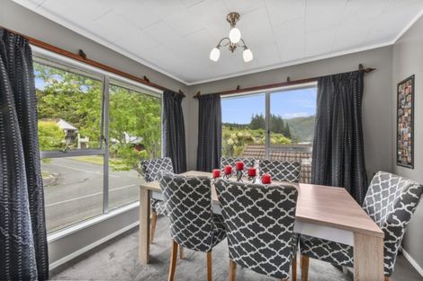 Photo of property in 24 Kurth Crescent, Silverstream, Upper Hutt, 5019