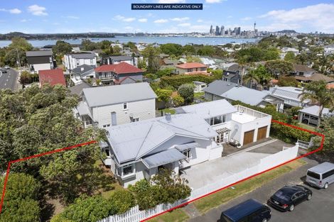 Photo of property in 9 Bruce Street, Northcote Point, Auckland, 0627