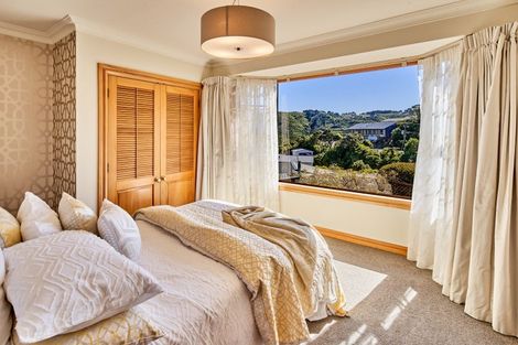 Photo of property in 63 Maungaraki Road, Korokoro, Lower Hutt, 5012