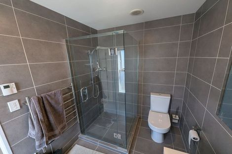 Photo of property in 18 Tizard Road, Birkenhead, Auckland, 0626