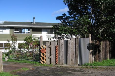 Photo of property in 55 Victory Road, Laingholm, Auckland, 0604