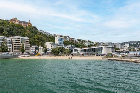 Photo of property in 71 Hawker Street, Mount Victoria, Wellington, 6011