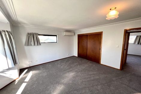 Photo of property in 6 Higham Ferrers Place, Red Beach, 0932